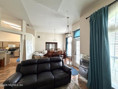 Fantastic investor opportunity in the highly desirable - photo 4