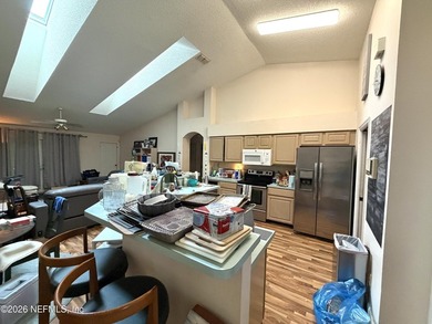 Fantastic investor opportunity in the highly desirable - photo 7