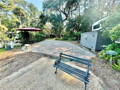 BEAUTIFUL RV LAKE FRONT LOT #331 is a pull-in paver lot that can - photo 4