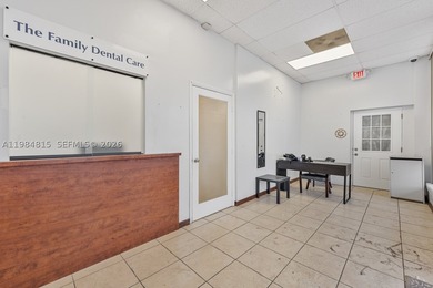 Prime location for this commercial 7,640 sq ft building with a - photo 12