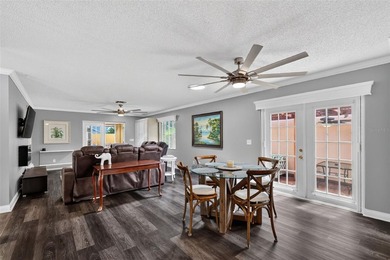 INCREDIBLY PRIVATE, TURNKEY + 4-SEATER GOLF CART, BLOCK and - photo 14