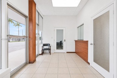 Prime location for this commercial 7,640 sq ft building with a - photo 15