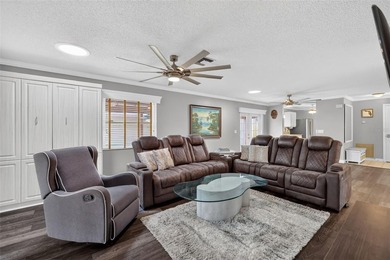INCREDIBLY PRIVATE, TURNKEY + 4-SEATER GOLF CART, BLOCK and - photo 15