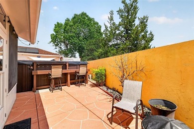 INCREDIBLY PRIVATE, TURNKEY + 4-SEATER GOLF CART, BLOCK and - photo 32