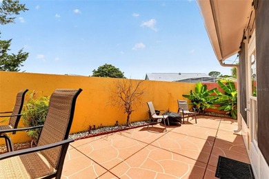 INCREDIBLY PRIVATE, TURNKEY + 4-SEATER GOLF CART, BLOCK and - photo 34