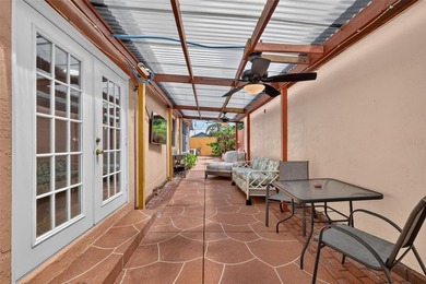 INCREDIBLY PRIVATE, TURNKEY + 4-SEATER GOLF CART, BLOCK and - photo 35