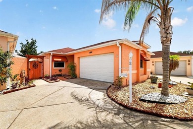 INCREDIBLY PRIVATE, TURNKEY + 4-SEATER GOLF CART, BLOCK and - photo 38