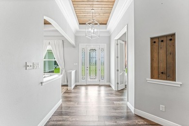 Exceptional custom home on fenced 1.15ac in Oak Grove Estates - photo 6
