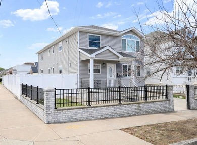 This larger-than-average corner residence offers outstanding - photo 1