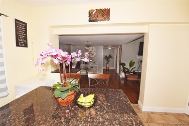 Welcome to 130 Winganhauppauge Road in Islip - a beautifully - photo 11
