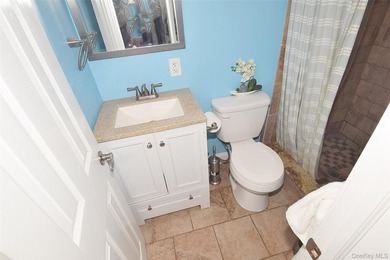 Welcome to 130 Winganhauppauge Road in Islip - a beautifully - photo 12