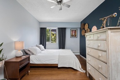 TOP FLOOR, tastefully updated south-facing 1-bedroom in the - photo 15