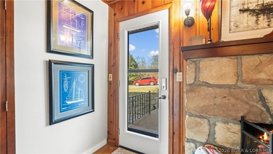 Charming 2 Bed, 2 Bath Lakeview Home - Fully Furnished & Move-In - photo 16