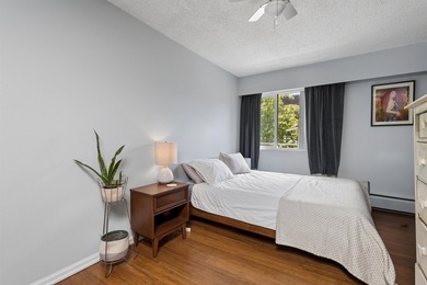 TOP FLOOR, tastefully updated south-facing 1-bedroom in the - photo 16