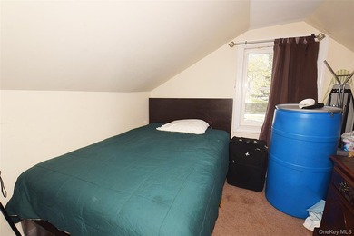 Welcome to 130 Winganhauppauge Road in Islip - a beautifully - photo 18