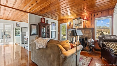 Charming 2 Bed, 2 Bath Lakeview Home - Fully Furnished & Move-In - photo 19