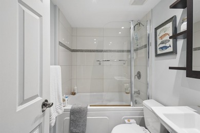 TOP FLOOR, tastefully updated south-facing 1-bedroom in the - photo 19