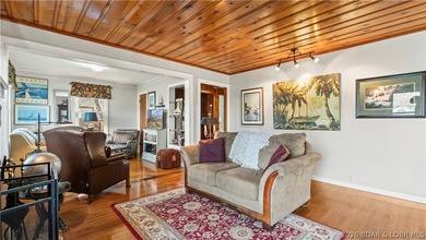 Charming 2 Bed, 2 Bath Lakeview Home - Fully Furnished & Move-In - photo 20