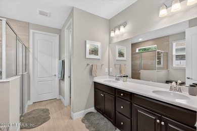 Step into this beautiful generational home with separate living - photo 21