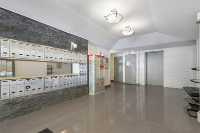 TOP FLOOR, tastefully updated south-facing 1-bedroom in the - photo 25