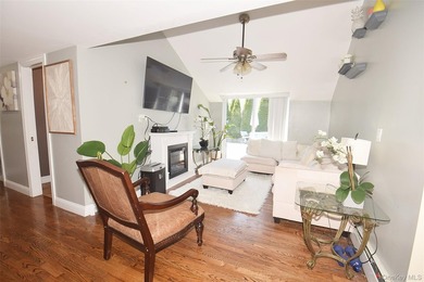 Welcome to 130 Winganhauppauge Road in Islip - a beautifully - photo 27