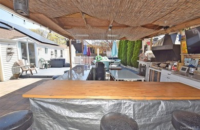 Welcome to 130 Winganhauppauge Road in Islip - a beautifully - photo 30