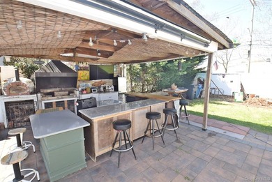 Welcome to 130 Winganhauppauge Road in Islip - a beautifully - photo 31
