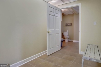 MOVE-IN READY 4350 sq Ft +/- WATERFRONT - 6 BDRM / 3.5 BATH - 3 - photo 34