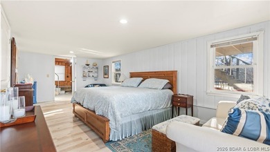 Charming 2 Bed, 2 Bath Lakeview Home - Fully Furnished & Move-In - photo 36