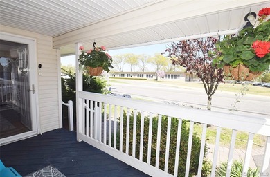 Welcome to 130 Winganhauppauge Road in Islip - a beautifully - photo 36