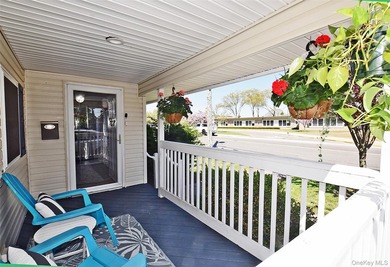 Welcome to 130 Winganhauppauge Road in Islip - a beautifully - photo 37