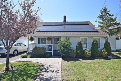 Welcome to 130 Winganhauppauge Road in Islip - a beautifully - photo 43