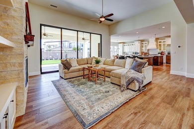 Country Club living with a Hollywood backyard! Gated Villa - photo 3