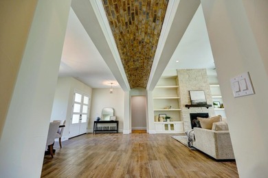 Country Club living with a Hollywood backyard! Gated Villa - photo 8
