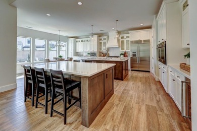 Country Club living with a Hollywood backyard! Gated Villa - photo 9