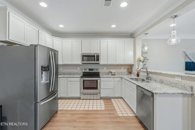 Like-new brick townhouse with resort-style amenities... what - photo 5