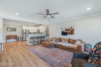 Like-new brick townhouse with resort-style amenities... what - photo 8