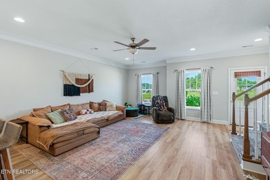 Like-new brick townhouse with resort-style amenities... what - photo 10