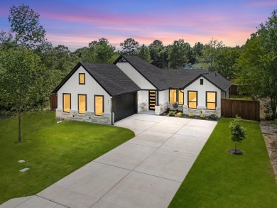 Lake Home For Sale in Tool, Texas
