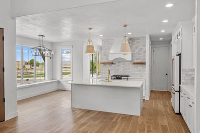 Beautiful newer home on a large lot with numerous custom - photo 6