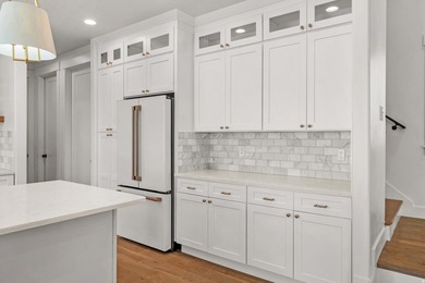 Beautiful newer home on a large lot with numerous custom - photo 7
