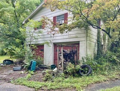 Investment opportunity in South Knoxville! This property is - photo 5