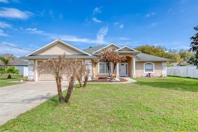 Immaculate, move-in ready custom home in the highly desirable - photo 3