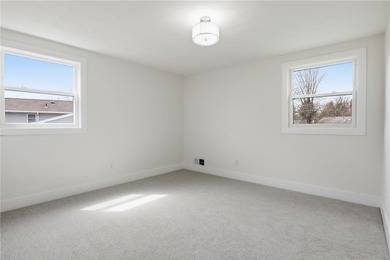 WHY BUILD WHEN EVERYTHING ALL NEW!!! Spacious and fully updated - photo 16