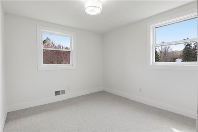 WHY BUILD WHEN EVERYTHING ALL NEW!!! Spacious and fully updated - photo 18
