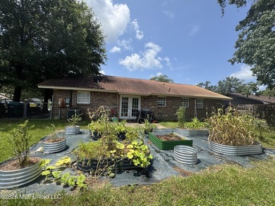 Great investment opportunity! 3 bedroom 2 bath brick home with - photo 18