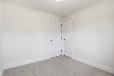 WHY BUILD WHEN EVERYTHING ALL NEW!!! Spacious and fully updated - photo 21