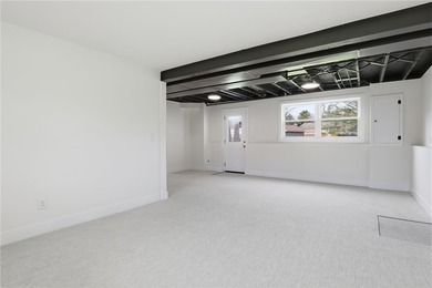 WHY BUILD WHEN EVERYTHING ALL NEW!!! Spacious and fully updated - photo 33