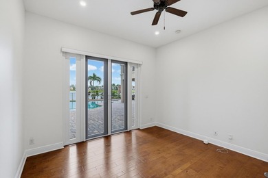 Welcome to this gorgeous lakefront Toll Brothers built estate - photo 36