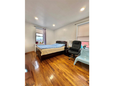 Welcome to this massive, move-in ready 950 sqft 2-bedroom - photo 4